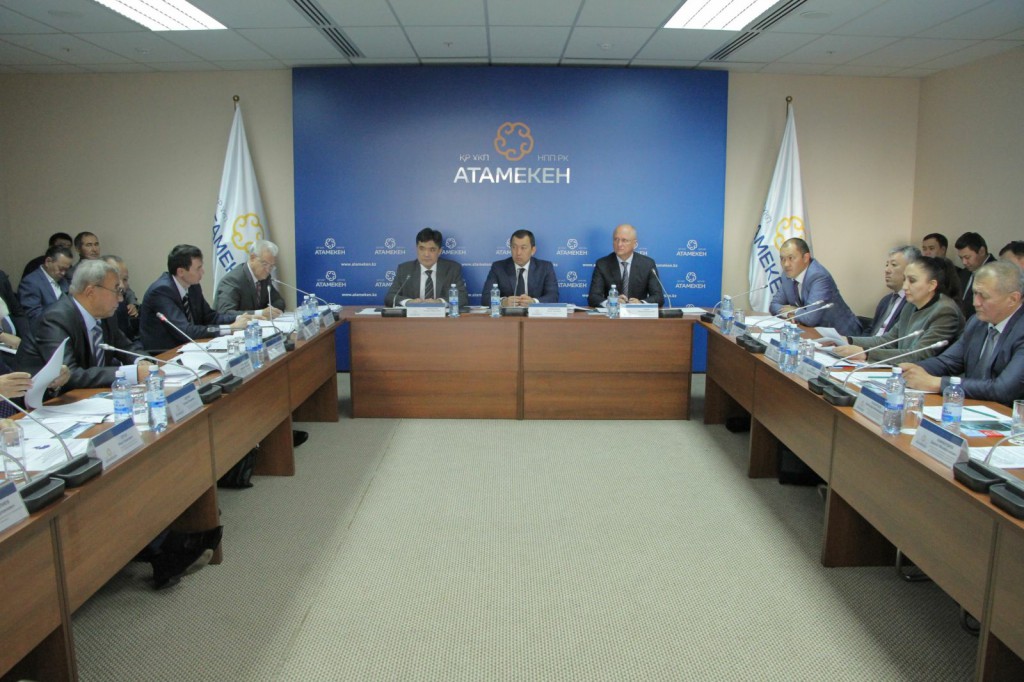 Общественные союзы и ассоциации транспортников Казахстана держат на  постоянном контроле решение проблем перевозчиков