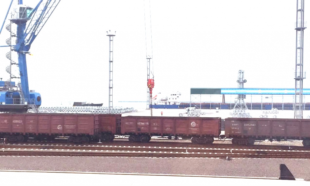 Партия проката черных металлов Магнитогорского металлургического комбината прибыла в Актауский морской северный терминал (АМСТ)